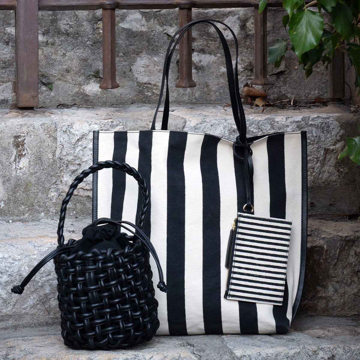 SAINT-MARTIN-BLACK/WHITE